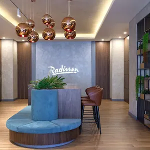 Radisson באקו